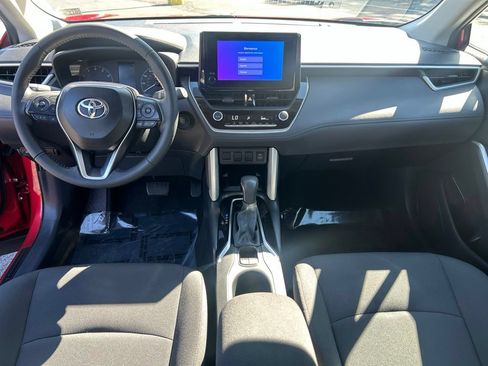 Certified 2025 Toyota Corolla Cross LE AWD/4WD image 12