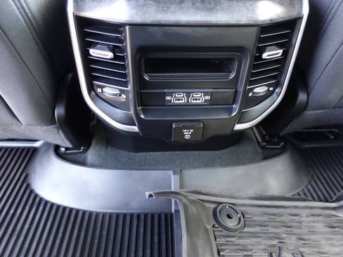Used 2022 RAM 1500 Big Horn AWD/4WD image 39