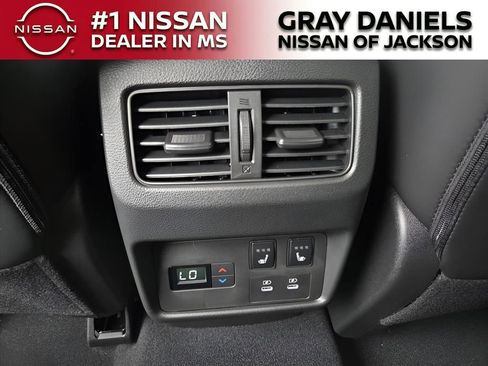 New 2026 Nissan Rogue Platinum w/ Platinum Premium Package image 17