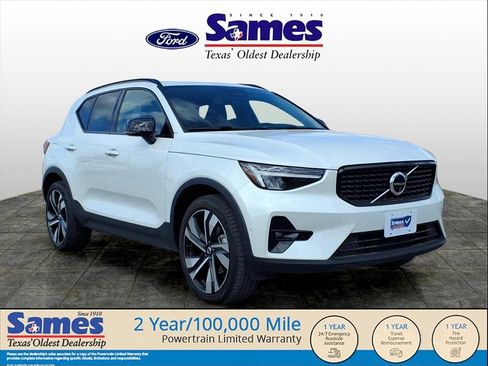 Used 2024 Volvo XC40 B5 Plus w/ Climate Package image 1