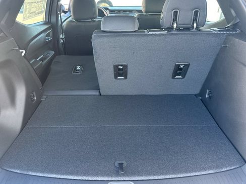 New 2027 Chevrolet Bolt LT w/ Comfort Package FWD image 15