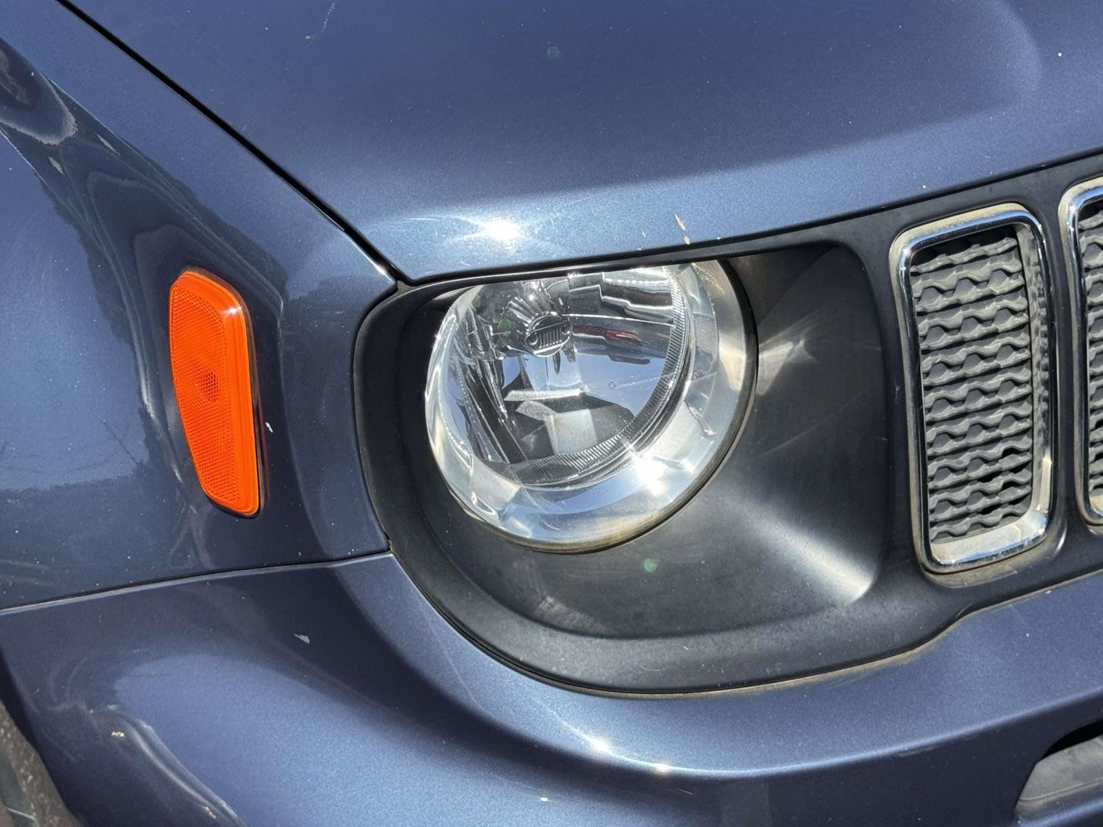 Used 2020 Jeep Renegade Latitude w/ UConnect 8.4 Nav Group AWD/4WD image 6