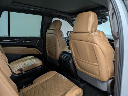 Used 2023 Cadillac Escalade Sport w/ LPO, ONYX Package AWD/4WD image 21