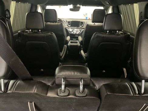 Used 2025 Chrysler Pacifica Select FWD image 25