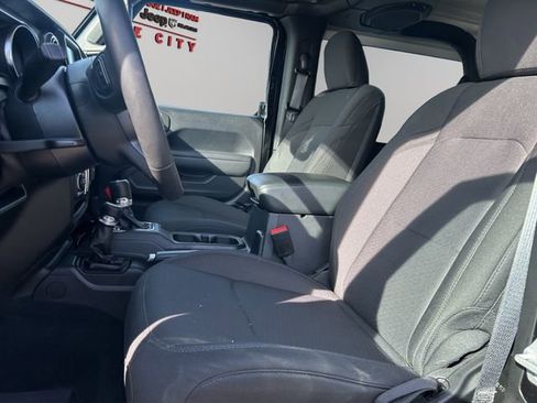 Used 2022 Jeep Wrangler Sport S image 11