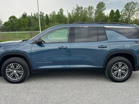 Certified 2025 Chevrolet Traverse LT AWD/4WD image 7