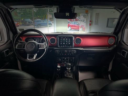 Used 2021 Jeep Gladiator Rubicon AWD/4WD image 18
