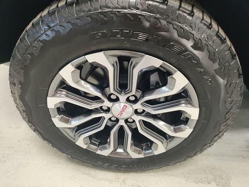 New 2026 GMC Canyon Denali AWD/4WD image 16