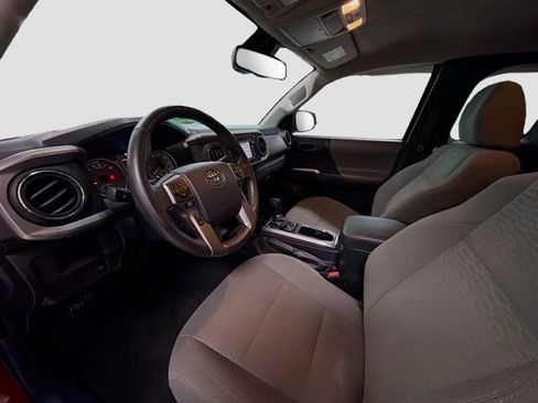 Used 2018 Toyota Tacoma SR5 image 21