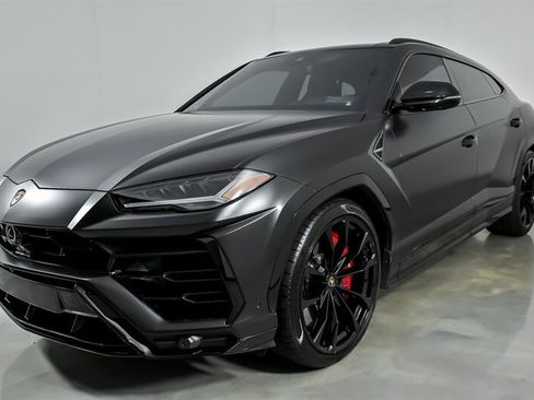 Used 2022 Lamborghini Urus AWD/4WD image 6