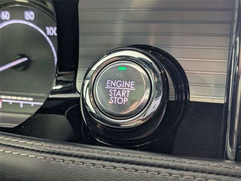 Used 2020 Lincoln Corsair FWD w/ Premium Package image 28