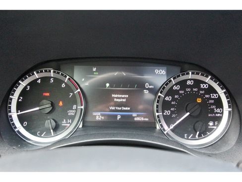 Used 2023 Toyota Highlander XLE FWD image 16