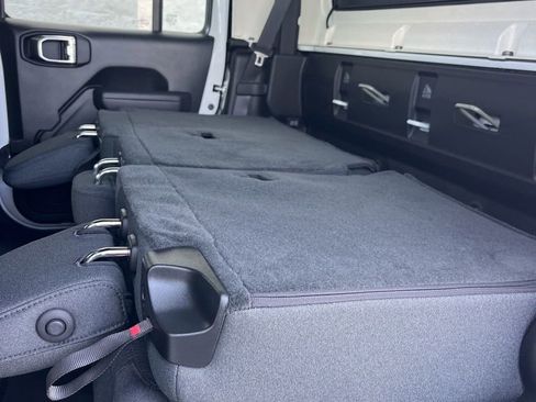 New 2025 Jeep Gladiator Rubicon w/ Convenience Group image 26