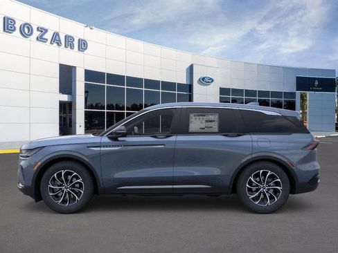 New 2026 Lincoln Nautilus Premier image 3