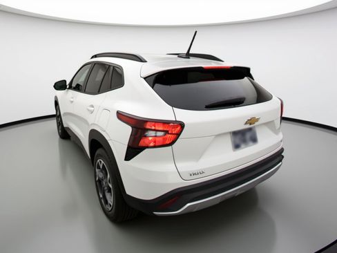 Used 2025 Chevrolet Trax LT image 6