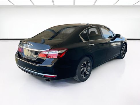 Used 2017 Honda Accord LX image 4