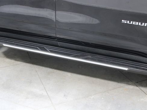 Used 2022 Chevrolet Suburban Premier RWD image 13