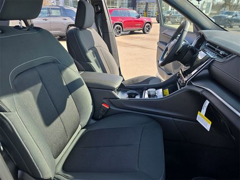 New 2026 Jeep Grand Cherokee Laredo X image 10