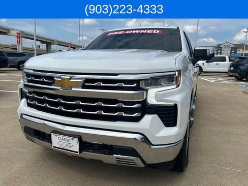 Used 2022 Chevrolet Silverado 1500 LTZ w/ LTZ Premium Package AWD/4WD image 5