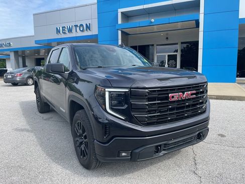 Used 2022 GMC Sierra 1500 Elevation AWD/4WD image 2