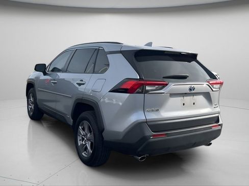 Used 2022 Toyota RAV4 XLE w/ Convenience Package image 6