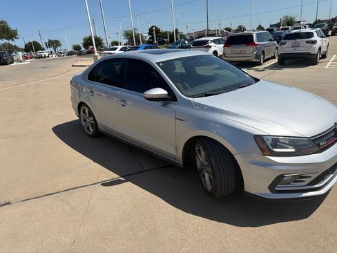Used 2016 Volkswagen Jetta GLI SEL FWD image 1