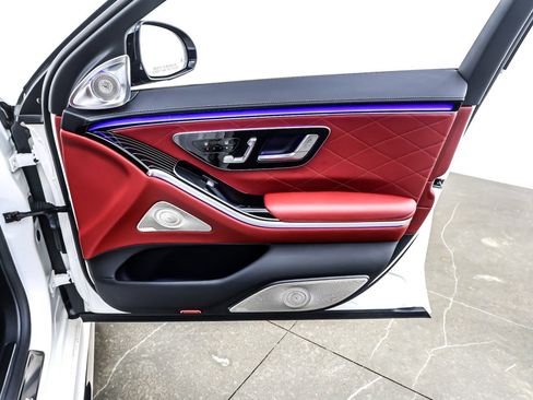 Used 2023 Mercedes-Benz S 580 4MATIC Sedan image 25