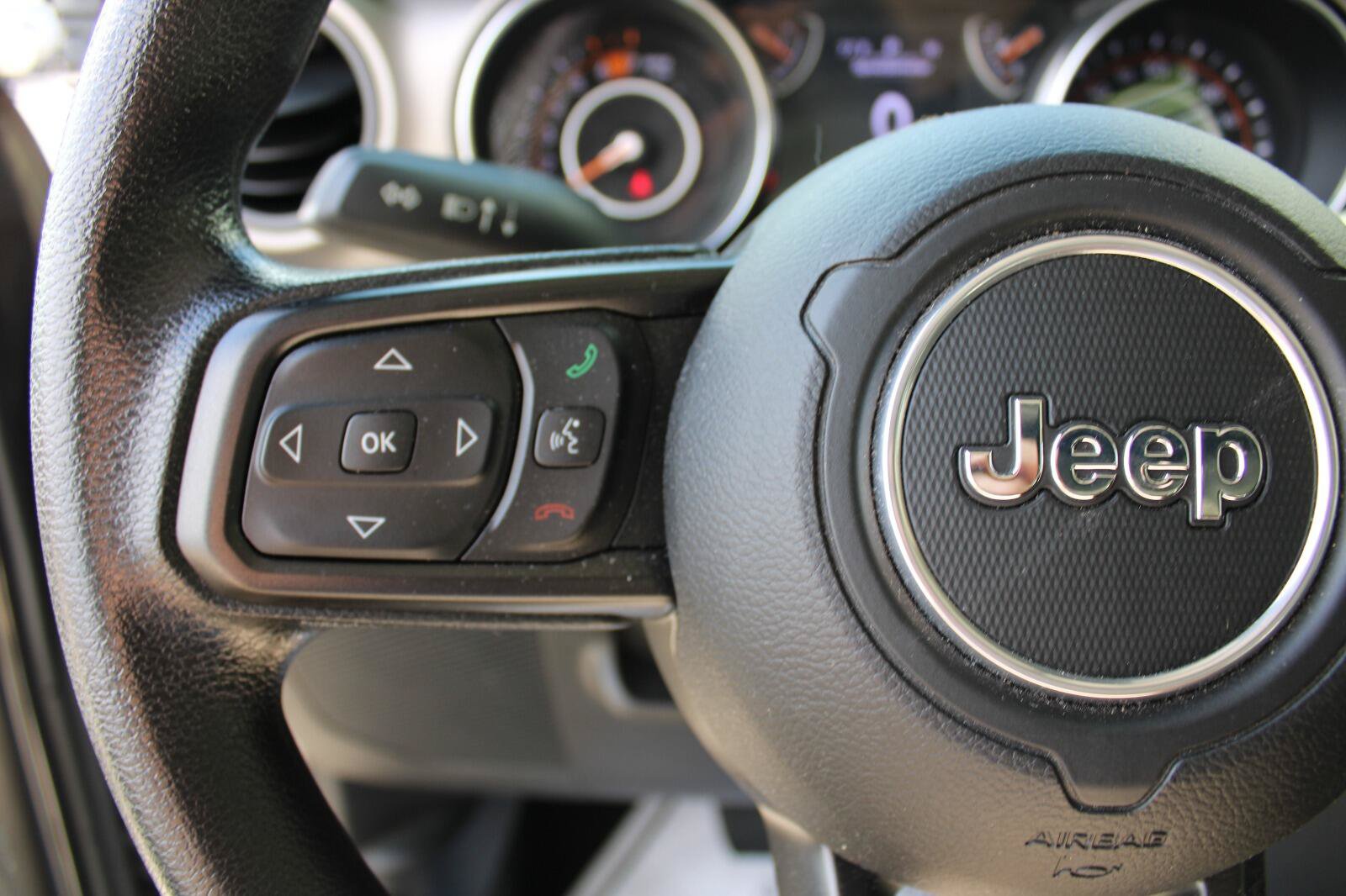 Used 2018 Jeep Wrangler Unlimited Sport AWD/4WD image 13