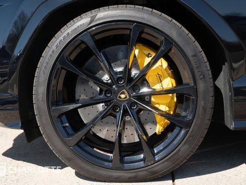 Used 2024 Lamborghini Urus S image 12