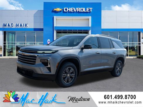 New 2026 Chevrolet Traverse LT image 1