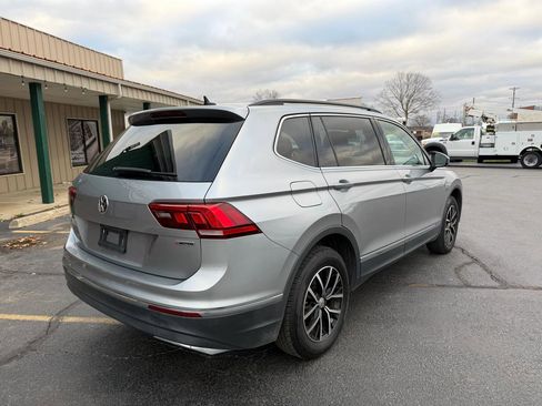 Used 2021 Volkswagen Tiguan SE image 3