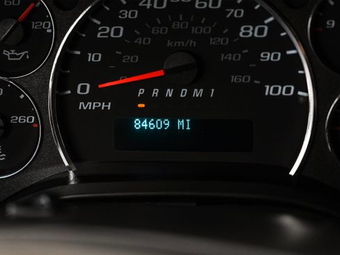 Used 2021 Chevrolet Express 2500 w/ Driver Convenience Package image 15