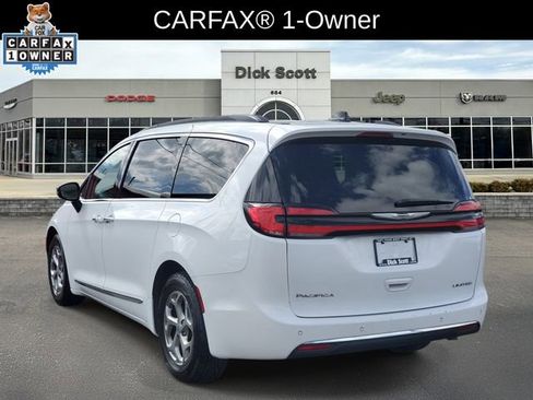 Used 2023 Chrysler Pacifica Limited FWD image 2