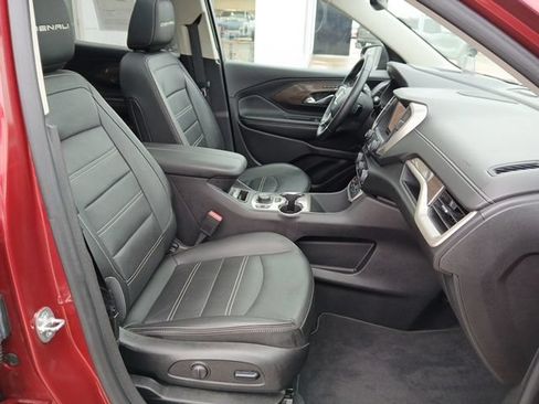 Certified 2024 GMC Terrain Denali w/ Denali Premium Package AWD/4WD image 30
