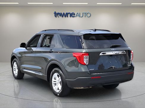 Used 2023 Ford Explorer XLT AWD/4WD image 4