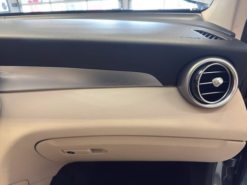 Used 2016 Mercedes-Benz GLC 300 4MATIC w/ Multimedia Package image 24