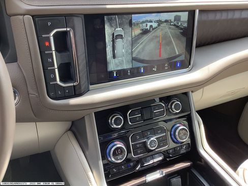 Used 2023 GMC Yukon XL Denali AWD/4WD image 10