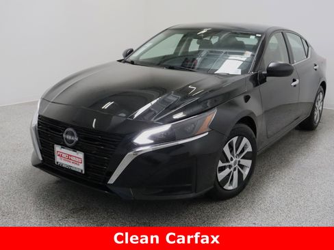 Used 2024 Nissan Altima 2.5 S image 2
