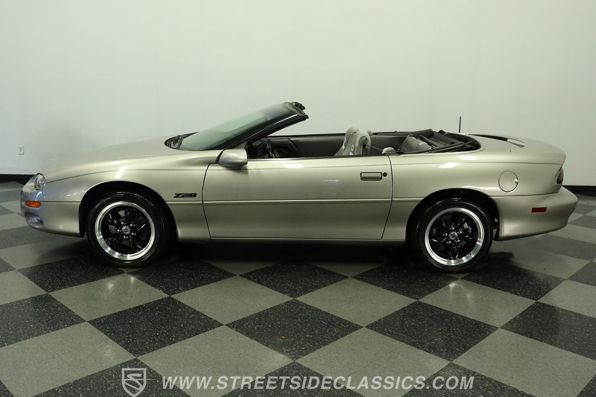 Used 1999 Chevrolet Camaro Z28 RWD image 2