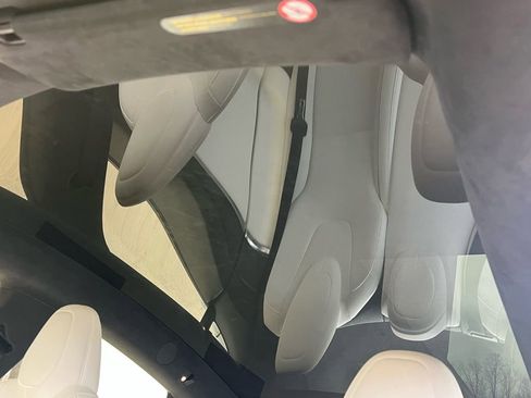 Used 2021 Tesla Model S Plaid image 16