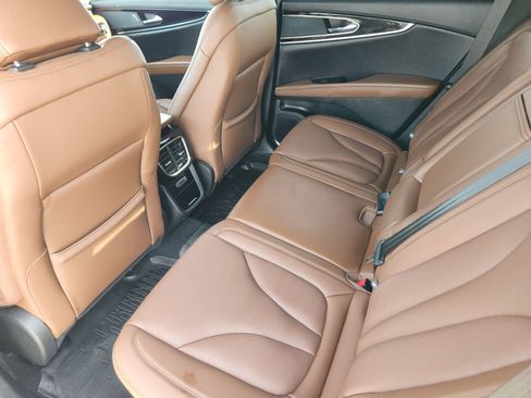 Used 2023 Lincoln Nautilus Reserve image 32