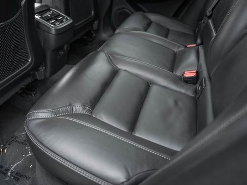 Certified 2023 Volvo XC60 B5 Ultimate w/ Climate Package image 32