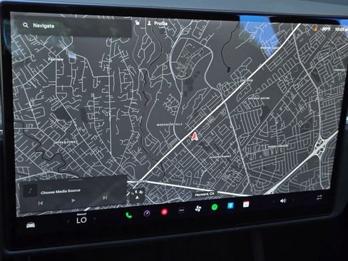 Used 2022 Tesla Model S AWD/4WD image 19