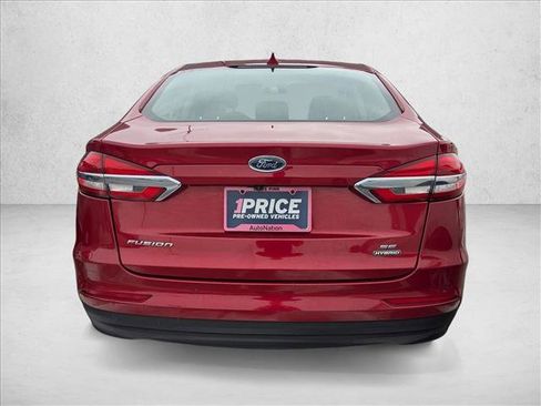 Used 2020 Ford Fusion SE image 5