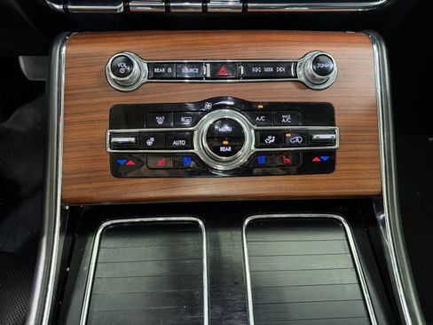 Used 2021 Lincoln Aviator Grand Touring w/ Equipment Group 302A AWD/4WD image 17