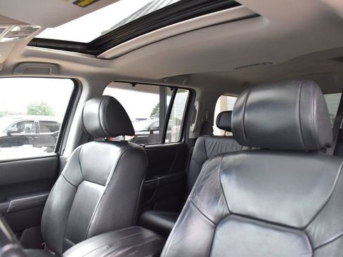 Used 2010 Honda Pilot Touring image 12