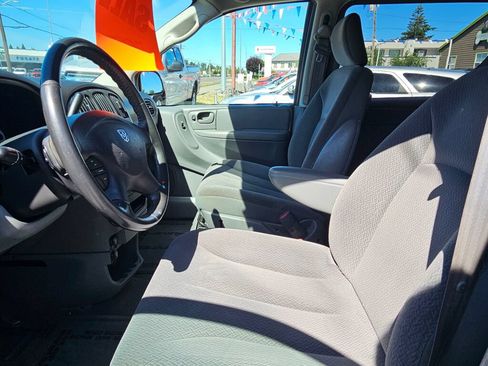Used 2005 Dodge Grand Caravan SXT w/ Premium Group FWD image 23