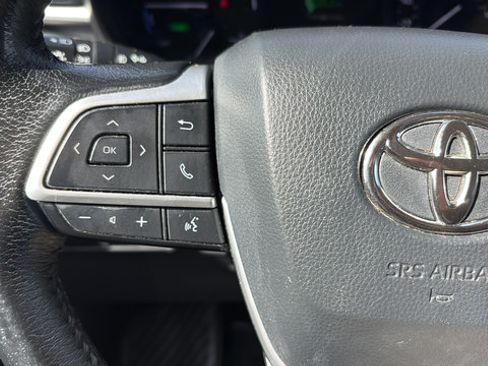 Used 2021 Toyota Sienna XLE AWD/4WD image 32