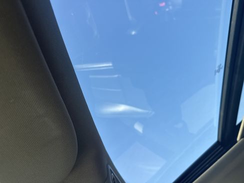 Used 2021 Ford F350 Lariat w/ Chrome Package image 30