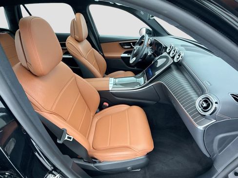 Used 2023 Mercedes-Benz GLC 300 w/ Exclusive Trim Package image 19